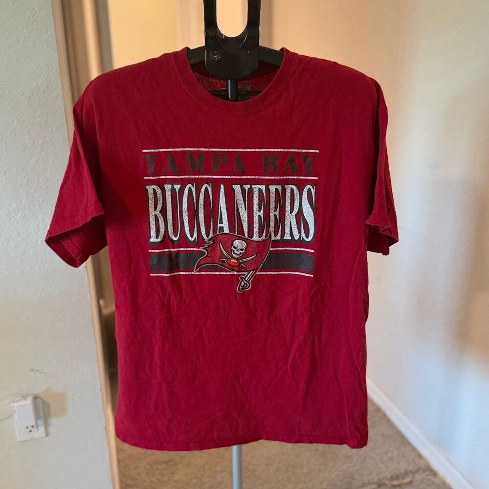 Tampa Bay Buccaneers NFL Football Retro Logo Graphic Tee Size XL